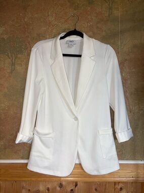 Suzy Shier ~ White Blazer Jacket